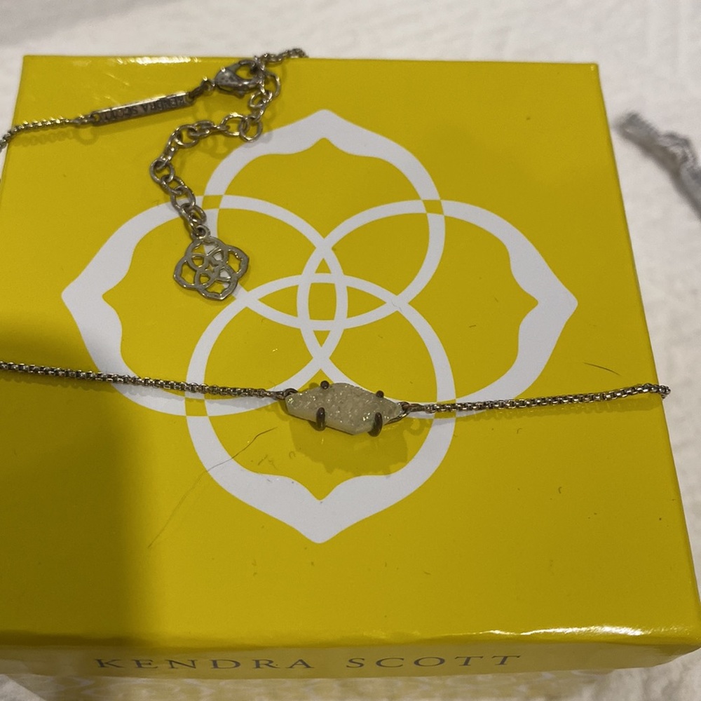 KENDRA SCOTT SMALL IRIDESCENT DRUSY BRIDGETE NECKLACE